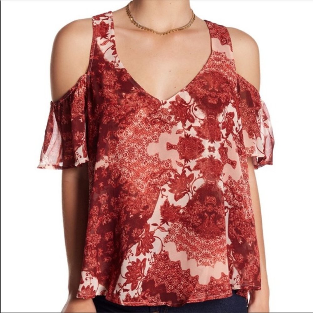 Show Me Your Mumu Hazel Ruffle Cold Shoulder Top | Red White | Size Medium